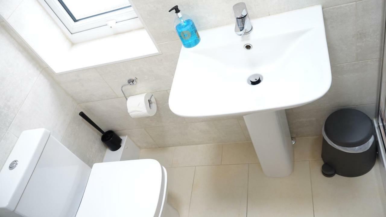 Heathrow Ensuite Rooms- Auto Check In London Ngoại thất bức ảnh