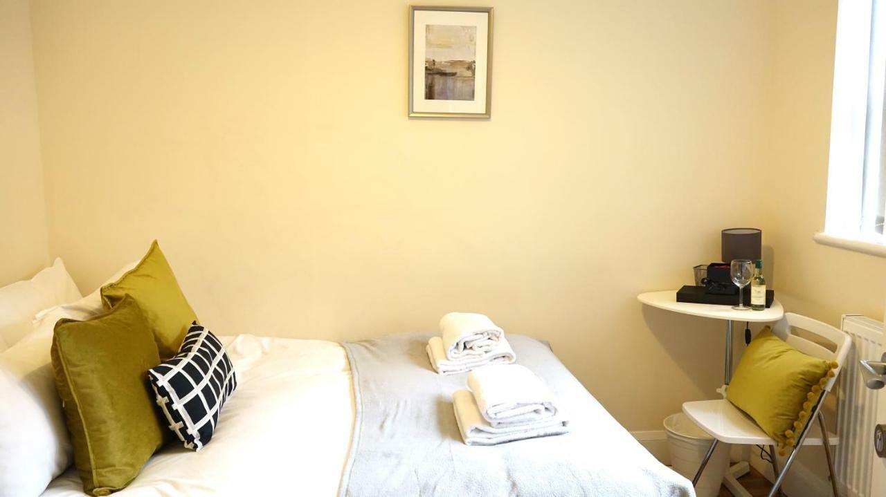 Heathrow Ensuite Rooms- Auto Check In London Ngoại thất bức ảnh