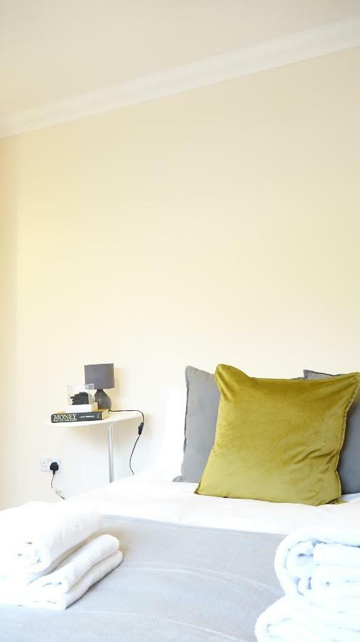 Heathrow Ensuite Rooms- Auto Check In London Ngoại thất bức ảnh