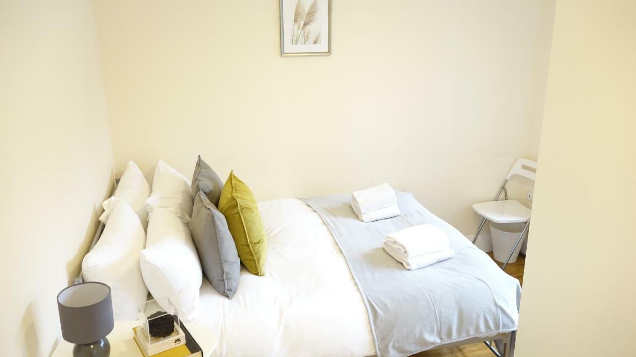 Heathrow Ensuite Rooms- Auto Check In London Ngoại thất bức ảnh
