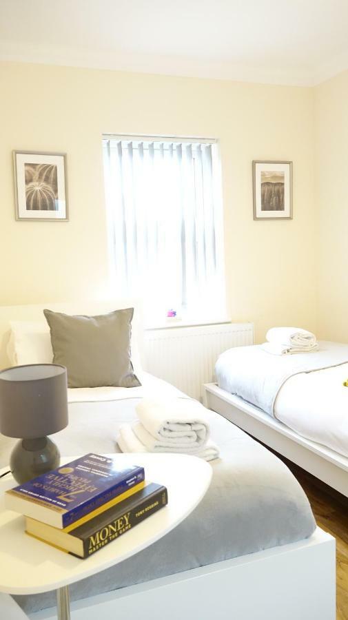 Heathrow Ensuite Rooms- Auto Check In London Ngoại thất bức ảnh